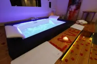 Hotel Delta - Hot Tub