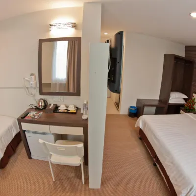 De Spring Hotel Hotels near Taman Esplanade