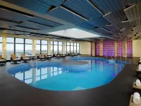 Four Points by Sheraton Munich Arabellapark - プール