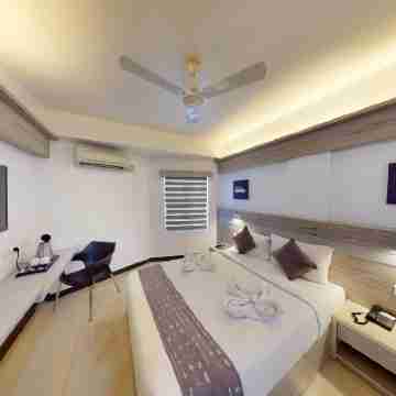 Sapphire Club Metro Rooms