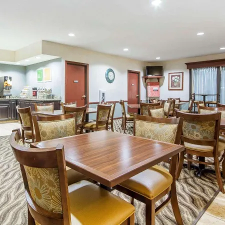 Comfort Suites
