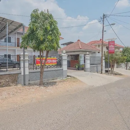 RedDoorz Plus Near Rsud Majalengka