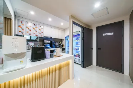 Suwon Ingyedong HOTEL 166 Отели рядом с достопримечательностью «Кёнггиский университет Сувон Кампус»