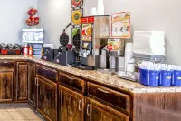 Days Inn by Wyndham Syracuse - breakfast
