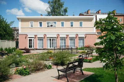 History Hotel Hotel in zona Cosmonaut Pavel Belyaev Monument