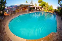 The Russel Guest House - Pool
