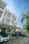 THE CABIN HOTEL AMBASADOR
