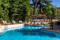 Aldrovandi Residence City Suites - Pools