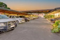 Demi View Motel - parking