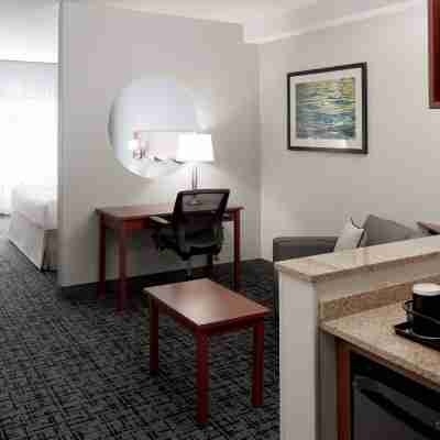Fairfield Inn & Suites Montreal Airport Rooms