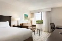 DoubleTree by Hilton Hartford - Bradley Airport Hotels in Windsor Locks
