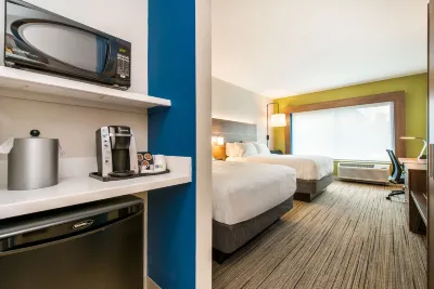 Holiday Inn Express & Suites Lagrange