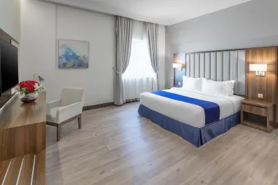 Private Luxury Suites - Al Hamra Hotels near Jazirat Sulayfih