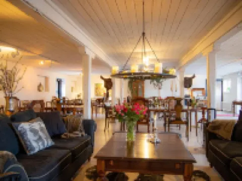 HEM Till Gården Boutique Hotel โรงแรมในเวสเตอร์โรส