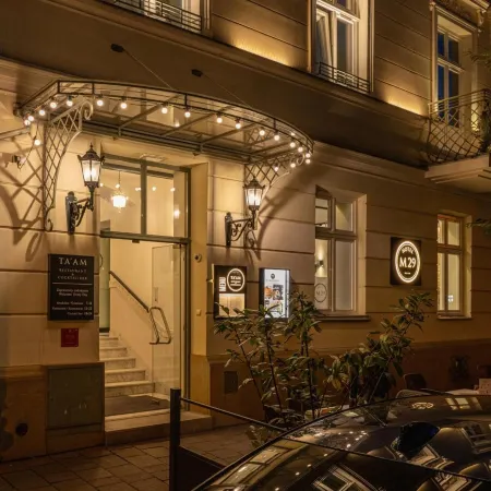 Hotel M29 Отели рядом с достопримечательностью «Синагога Ремуха»