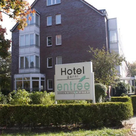 Entrée Groß Borstel Garni Hotel Отели рядом с достопримечательностью «Ниндорф»