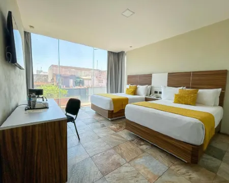 HVH バイ ヤクシェ グアダラハラのホテル