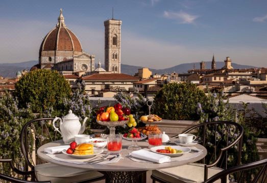 [티볼리 팔라초 가디 피렌체 호텔의 로비 또는 객실]