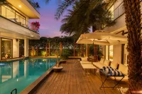 Amorzito by Solitaire Stays - 5 stelle