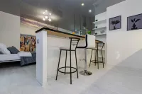 Cosmos (Cosmos) on Revolution Street