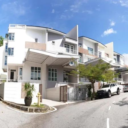 Shamrock Villas Corner or Seaview or Standard