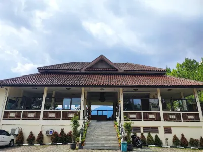 Hotel Taman Teratai Hotel di Leuwimalang