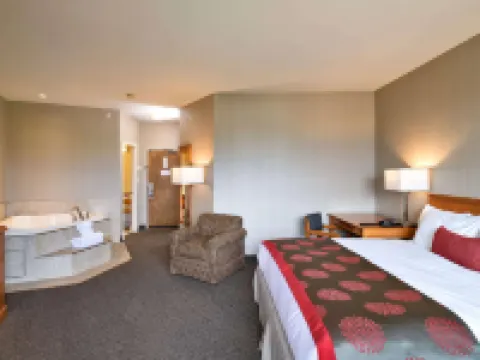 Balcomo, a Ramada by Wyndham ペンティクトンのホテル