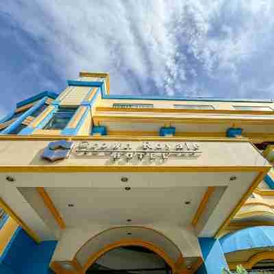 Crown Royale Hotel Hotel Exterior