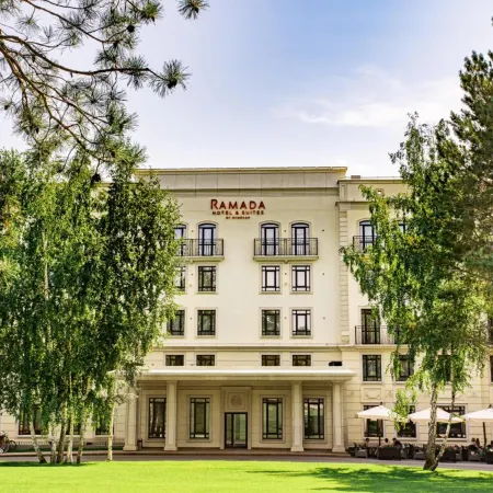 Ramada Hotel & Suites by Wyndham Novosibirsk Zhukovka (Рамада Новосибирск)