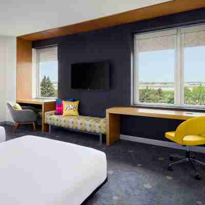 Aloft Montreal Airport Rooms