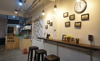 Feel Good Hostel bk