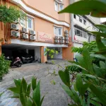 RedDoorz Near Kota Lama Semarang - Pensions