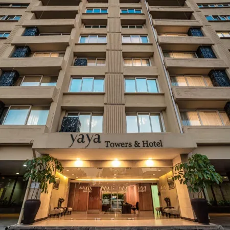 Yaya Hotel & Apartments Отели рядом с достопримечательностью «Торговый центр Yaya Centre»