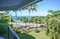Roydon Beachfront Apartments - Ocean View