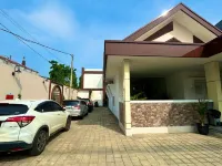 The Bale Residence โรงแรมในบลิตาร์