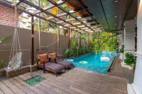 Riva Gold Coast - Pools