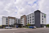 Holiday Inn Express & Suites Mall of America - MSP Airport