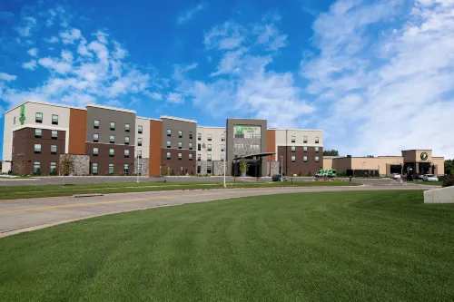 Holiday Inn & Suites SIOUX FALLS - AIRPORT by IHG Hotels in Sioux Falls