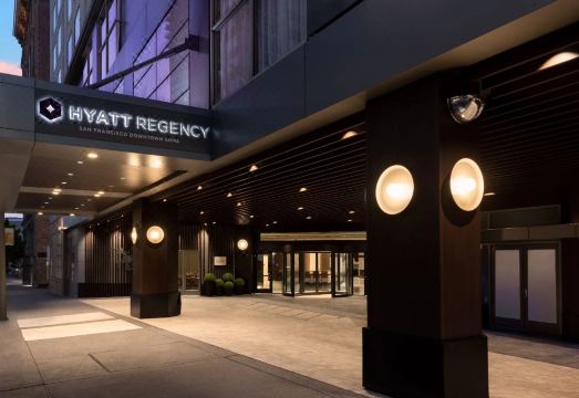 하얏트 리젠시 소마의 모던한 객실 내부