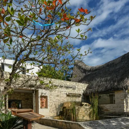 Casa del Jaguar Beach Hotel