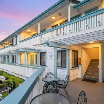 Arbor Inn Monterey