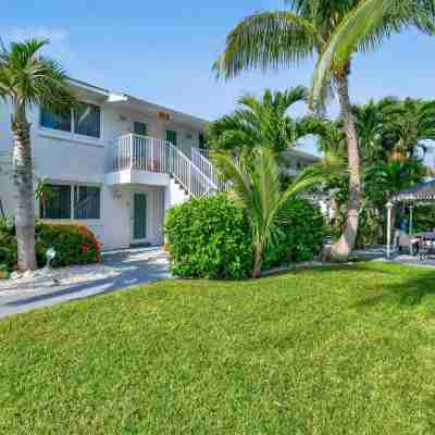 Sunshine Shores Boutique Apartments Hotel Exterior