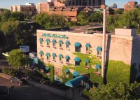 Nicollet Island Inn Hotel dekat Foshay Tower