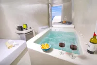 梅尼亞斯洞穴屋酒店 - 水上樂園