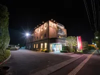 Annex Hotel Abe Hotels in Tome