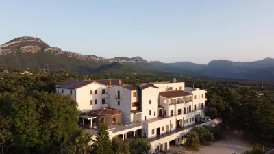 庫爾切託飯店 Grotta di Ispinigoli附近的飯店