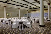 Crown & Mitre Hotel