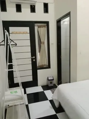 Alamii Kaoem Guest House Hotels in Cianjur