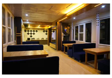 Hotel Gandhi's Paradise