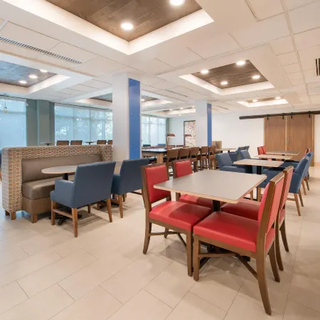 Holiday Inn Express & Suites COLUMBIA-I-26 @ HARBISON BLVD by IHG